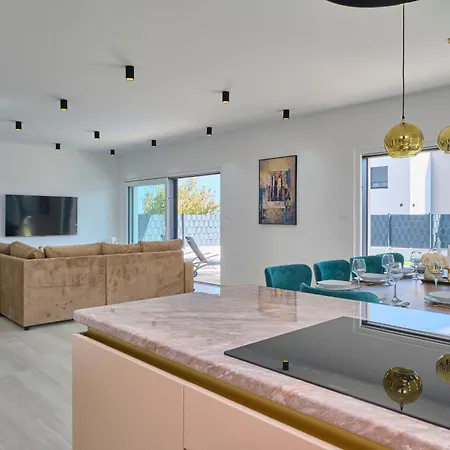 Adria Traum Holiday home Kastela