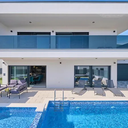 Adria Traum Holiday home Kastela